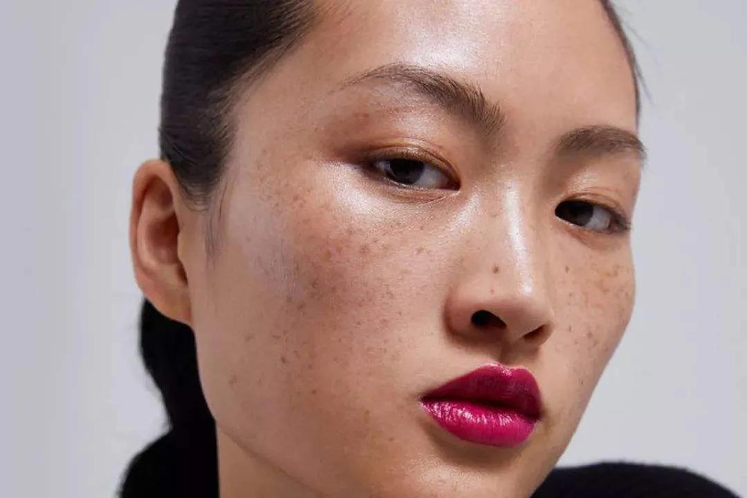 瞬间让脸变白的神器,让斑快速消失