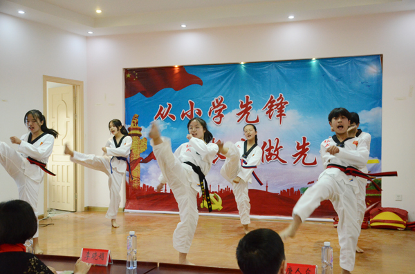 从小学先锋长大做先锋事迹,从小学先锋长大做先锋人物