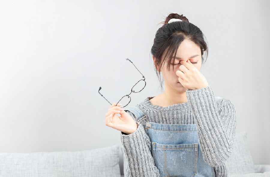 看手机时间长了头晕恶心解决方法,低头看手机头晕恶心怎么回事