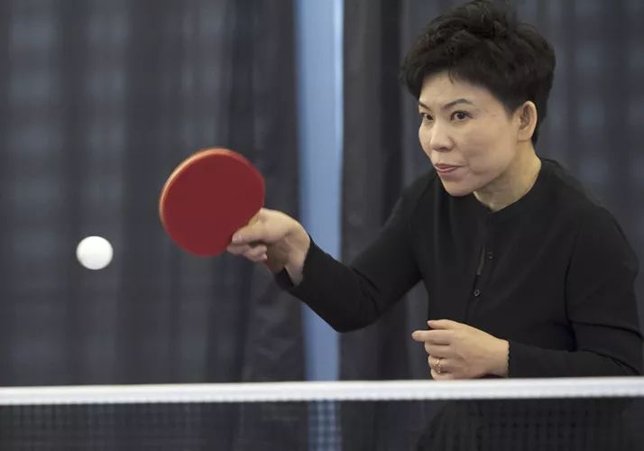 邓亚萍博士研究生经历,邓亚萍剑桥博士证书高清图