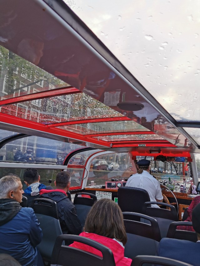 *麻大**味浓的街道，蜂拥的游客—欧洲之旅（五）