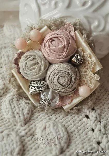 布艺玫瑰花的作品,花朵布艺作品