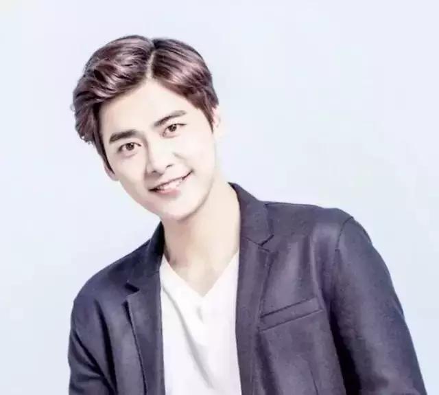 怎么化妆把眼睛变大,怎样化妆才能把眼睛画得大