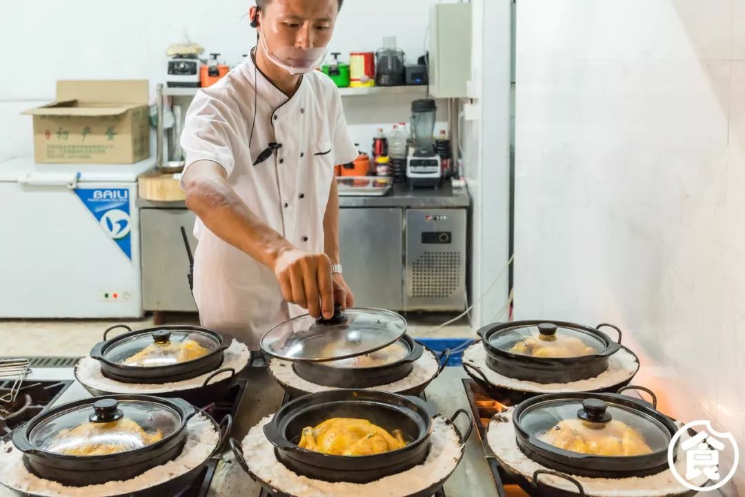 一天卖300只烧鹅,一天只卖400个卷饼