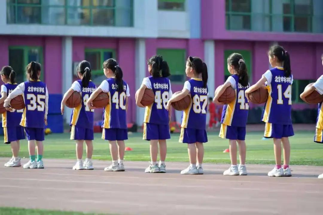 一百多人体育节开场,体育1000人活动