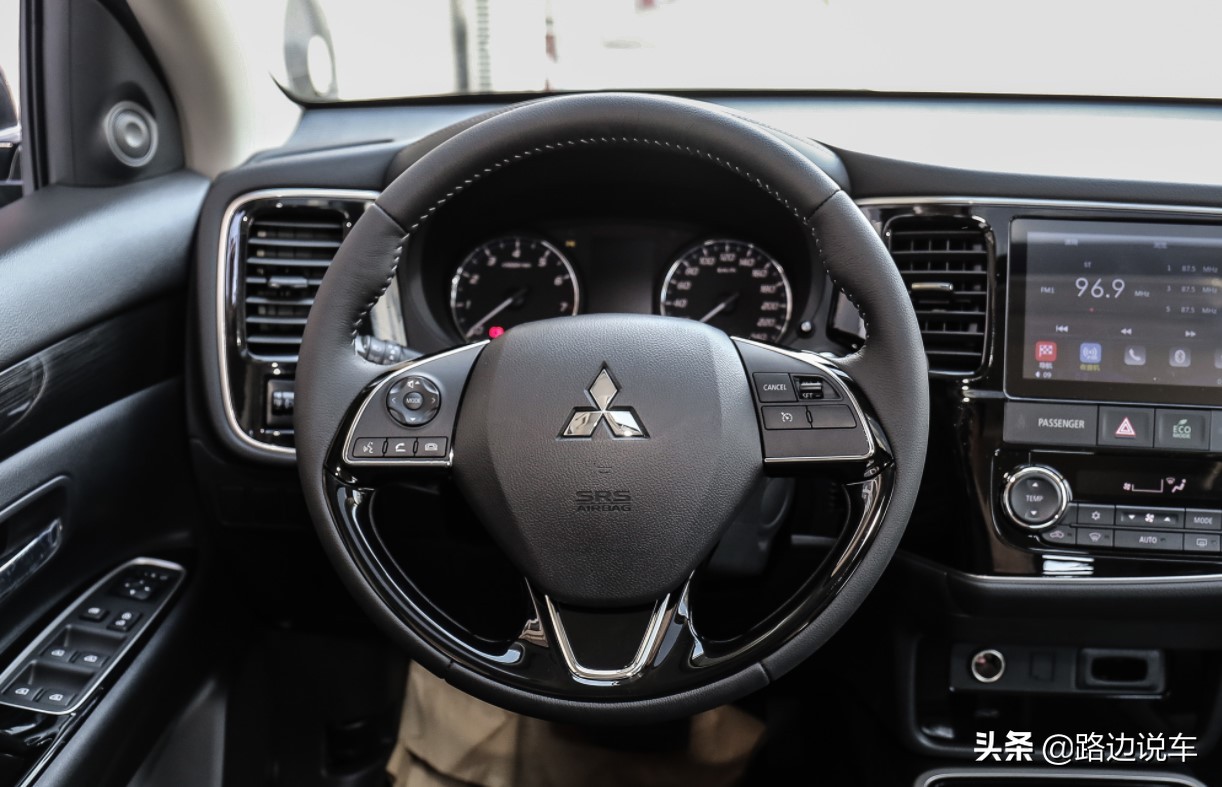 三菱欧蓝德2.0l两驱畅享版5座油耗,三菱欧蓝德2021款2.0油耗落地价