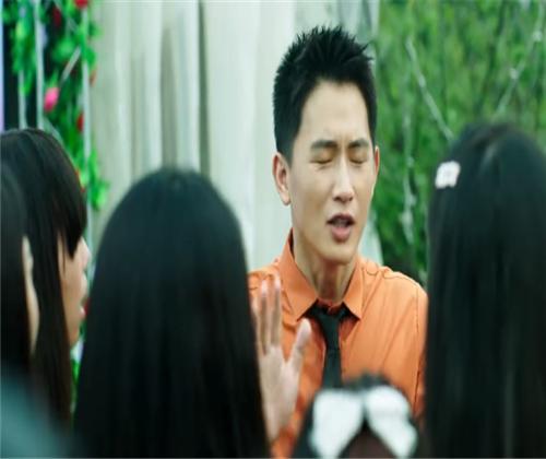 吕聿来主演的《简装男神》被一群单身女人围住了，是个什么情况？