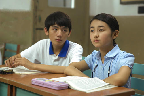 我的同桌小升初作文500字,我的初中同桌作文