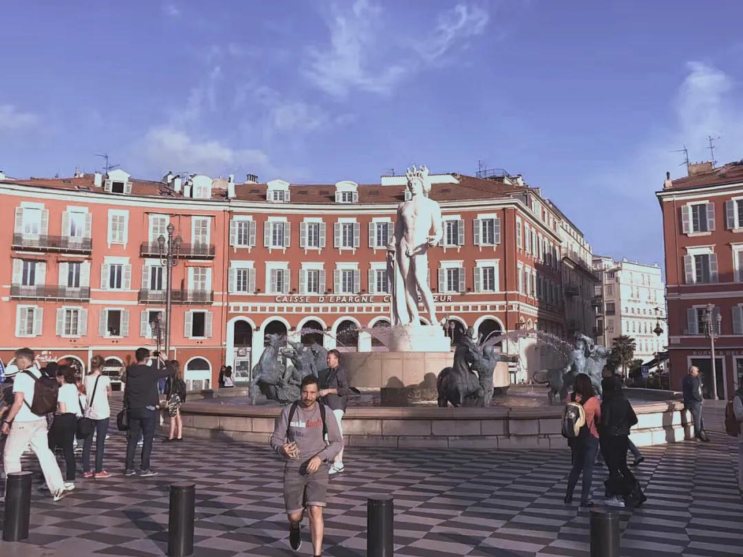 马斯克农夫山泉,马斯克谈新款model3