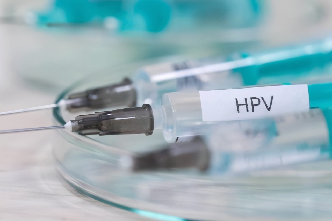 20岁大学生查出感染hpv，抱头痛哭，医生直言，少追求一时痛快