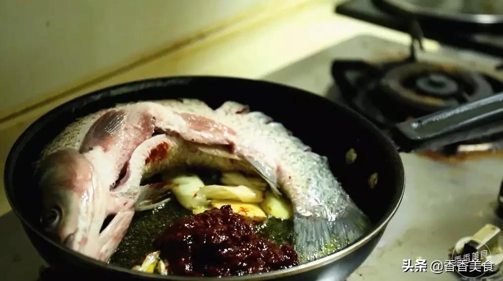 铁锅炖鱼的平底锅,东北铁锅炖平底锅