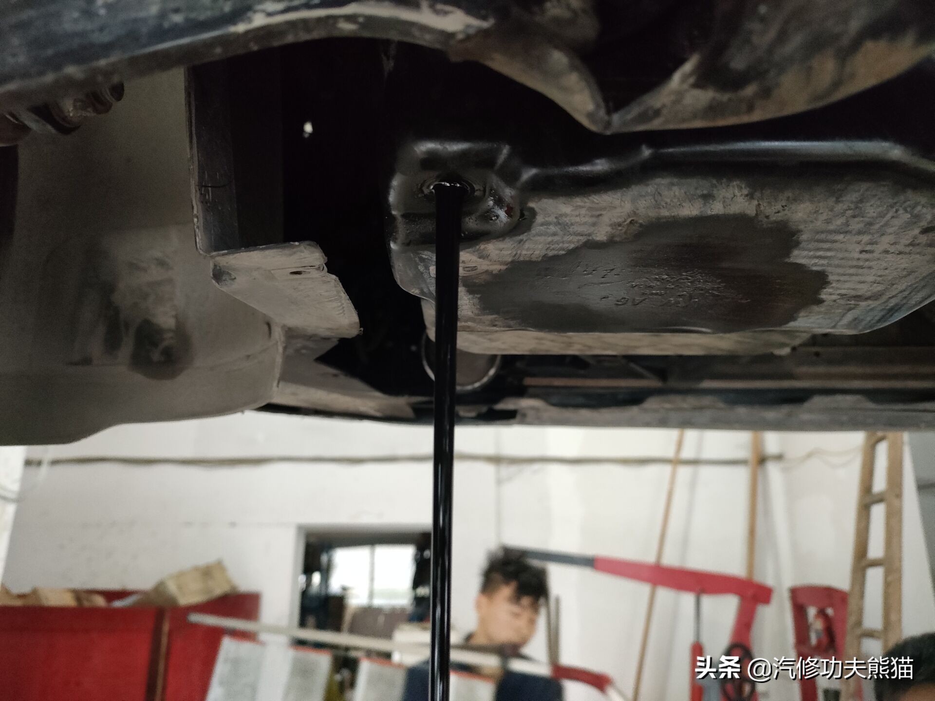 斯柯达昊锐烧机油维修视频,大众斯柯达昊锐1.8t烧机油