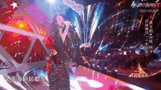 48岁莫文蔚身材惹人羡,自律莫文蔚