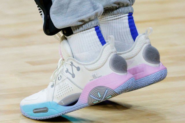 虚荣OR求实？KT7代配置拉满，CJ1代力求高端，安踏和李宁你爱谁？