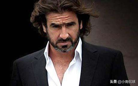 致敬曼联名宿坎通纳的庆祝动作,曼联国王坎通纳