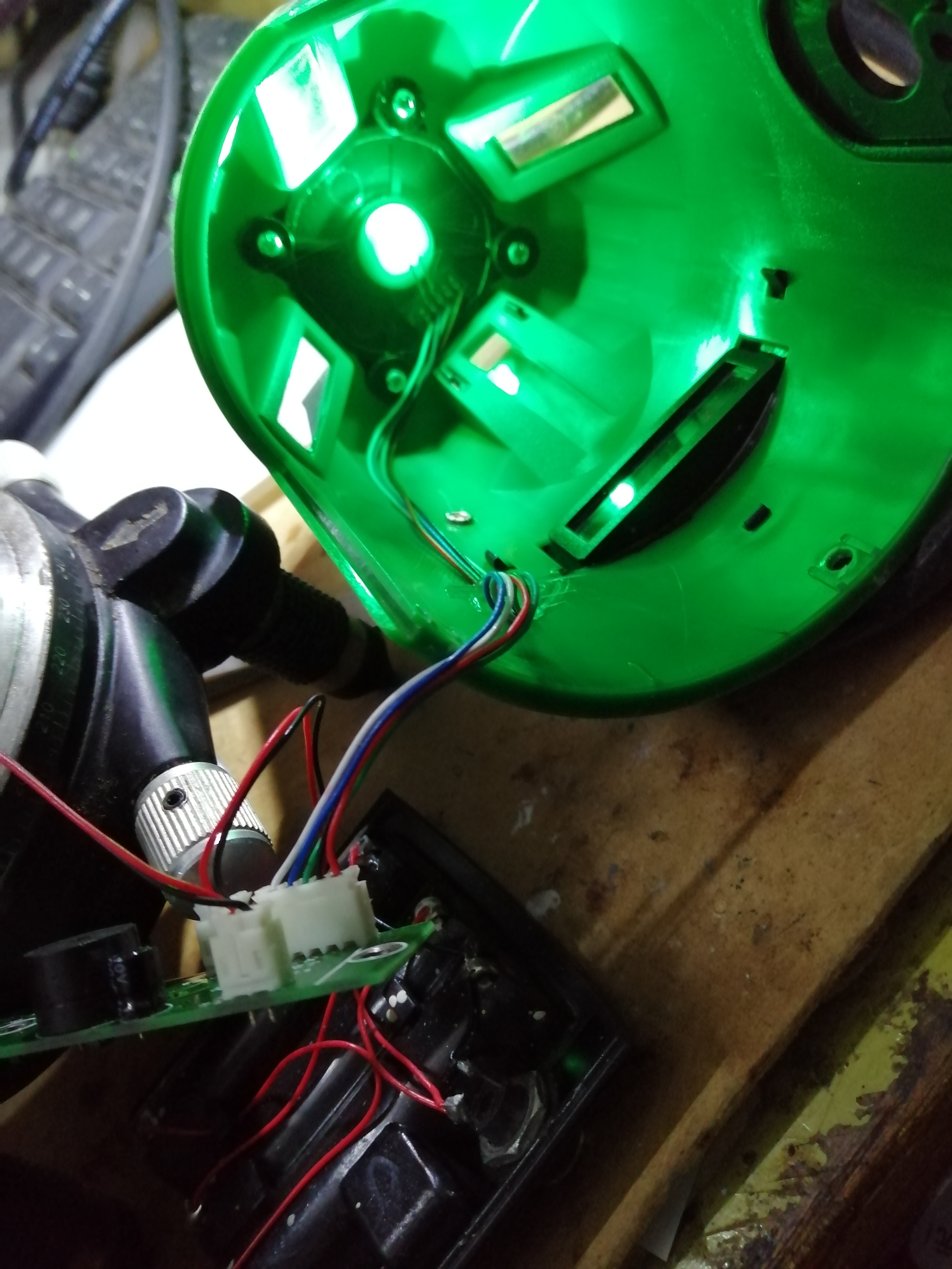 朋友一台电子投线仪坏了拆开看看里面有什么顺便修一修