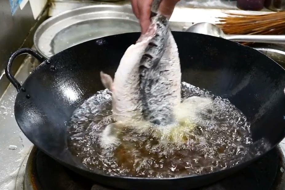 正宗重庆烤活鱼配方,烤活鱼最正宗的做法