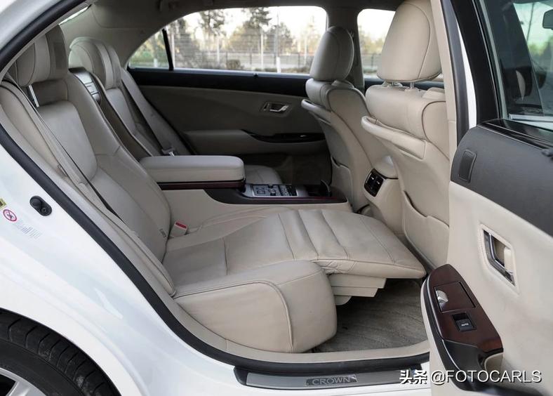 丰田皇冠4.3lv8,丰田皇冠12代4.3v8试驾