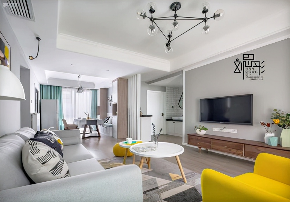 客厅顶部装修怎样最省钱,客厅空间太小要怎么装