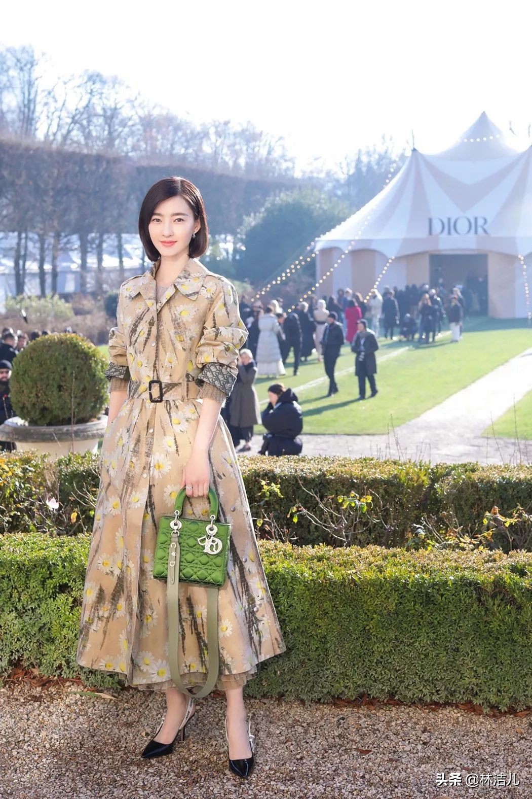 不懂风衣就别乱穿，2021流行这4款，连倪妮刘雯都强势种草了