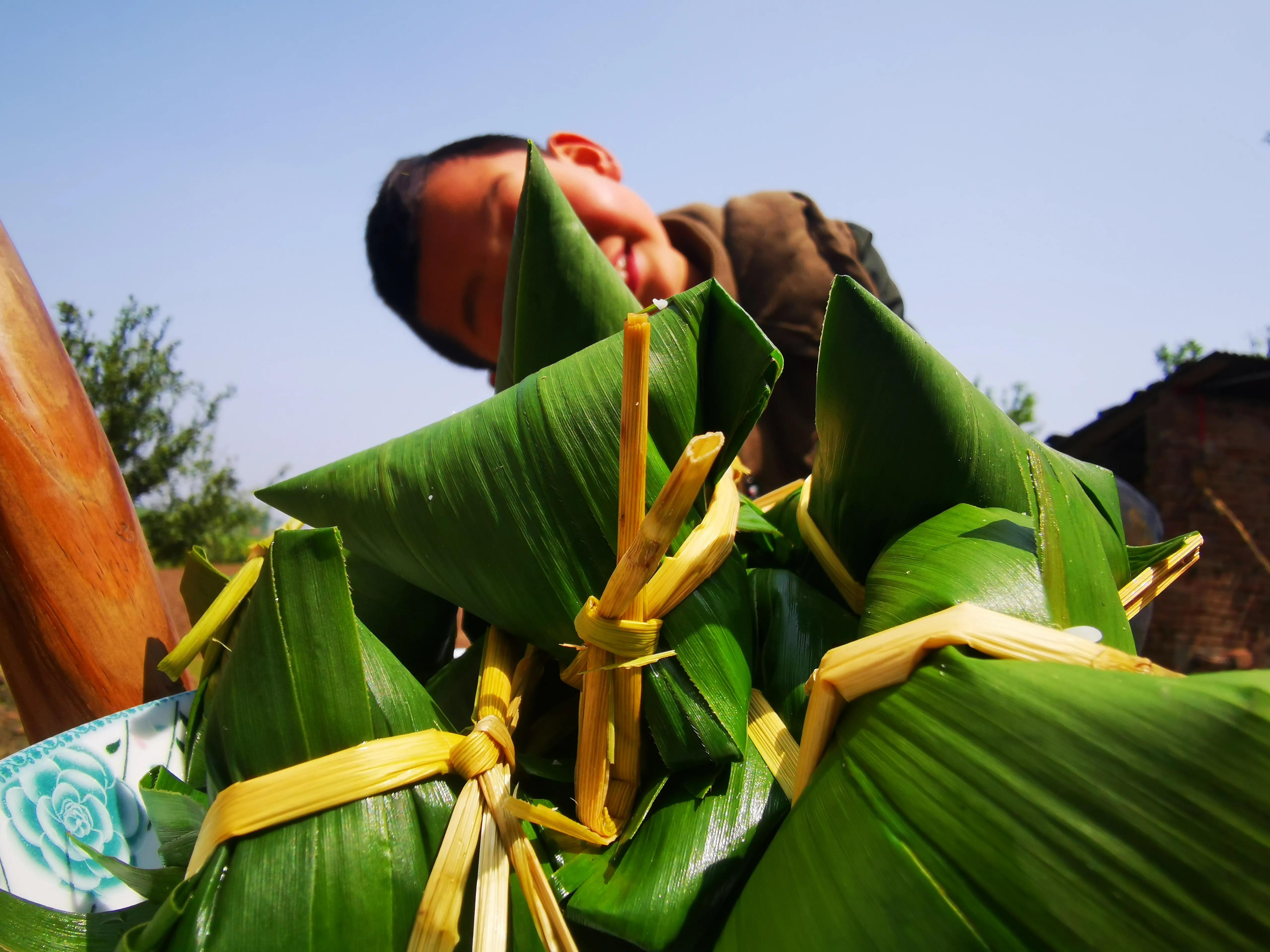 一年四季包粽子卖能挣钱吗,在家包粽子去街上卖能挣多少钱