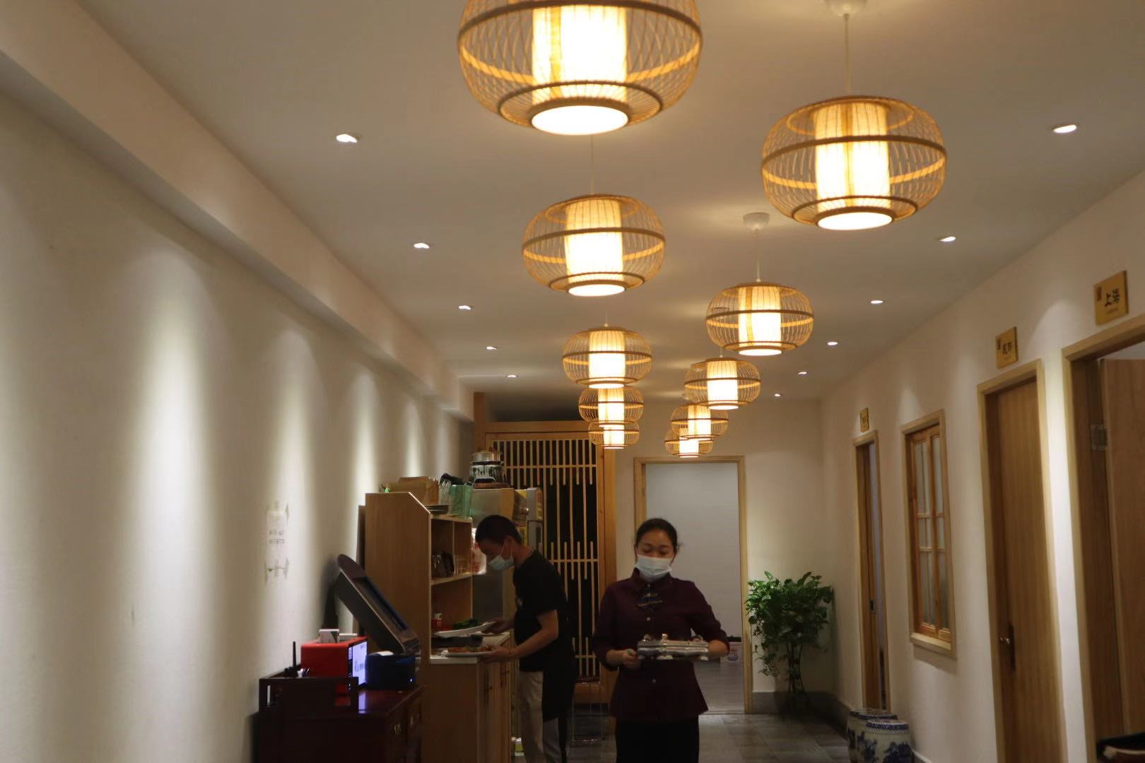 打工在武汉的辣妈：很多老顾客跟着我来到了新餐厅