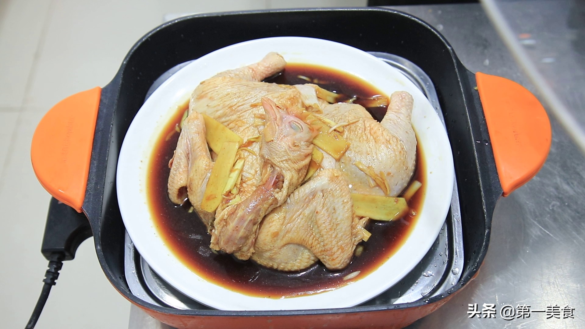 一整只炸鸡如何炸外酥里嫩,整只鸡油炸可以炸熟吗