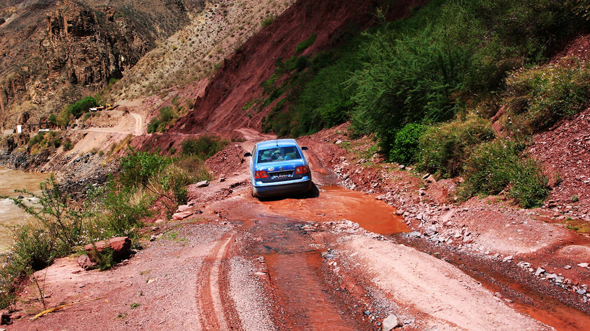 汽车车门共振异响,汽车车门异响什么原因