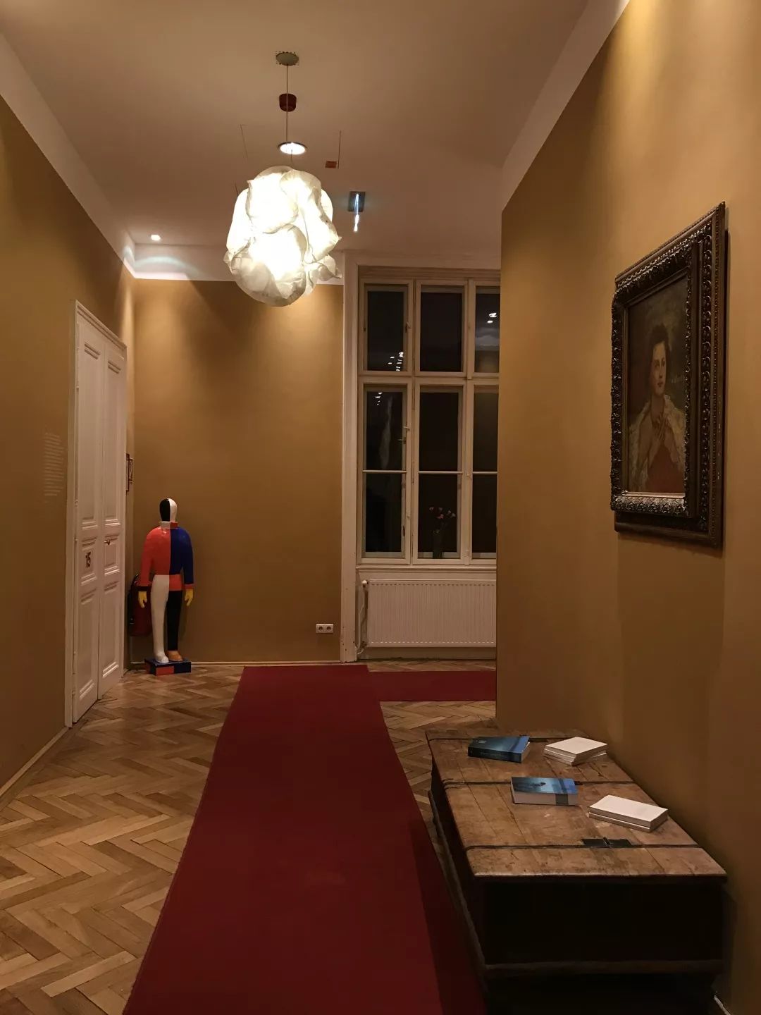 探访TON工厂看经典椅子背后的故事|疯狂24h我们去捷克干了啥？