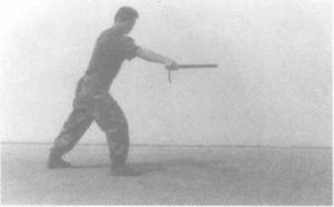 警用防暴棍和匕首警拳,警用防暴橡胶棍杀伤力