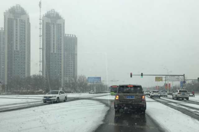 石嘴山普遍降雪气象台发布道路结冰黄色预警