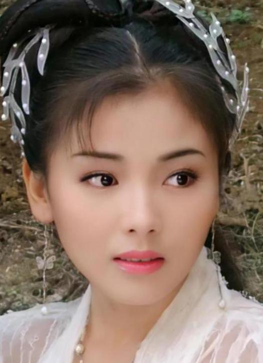 呕了……看完这部《新白蛇传》，我想向“四千年美女”道歉