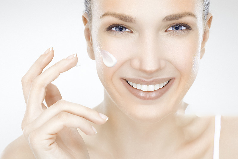 夏季混干皮如何美白,干皮美白用什么效果好女士