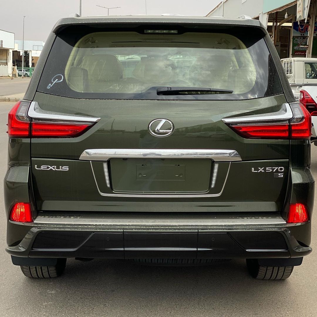 雷克萨斯lx570vs凯雷德,雷克萨斯lx570和凯迪拉克凯雷德