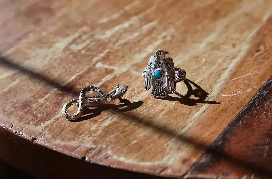 100多块钱的银戒指是真的吗,真的会有人花几千万买一个手表吗