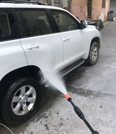 自己用水枪洗车时应该注意什么,小牛洗车注意的细节有哪些