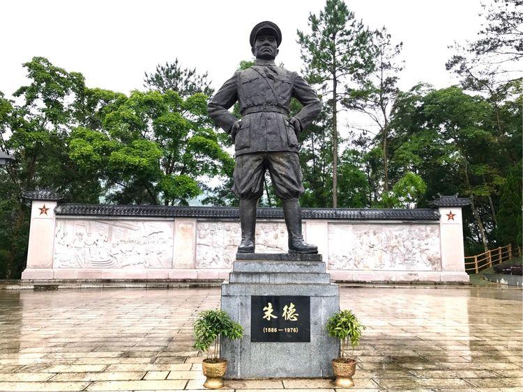 *德朱**赣南一系列整顿铸就威武之师，井冈山会师令红军数量扩大五倍