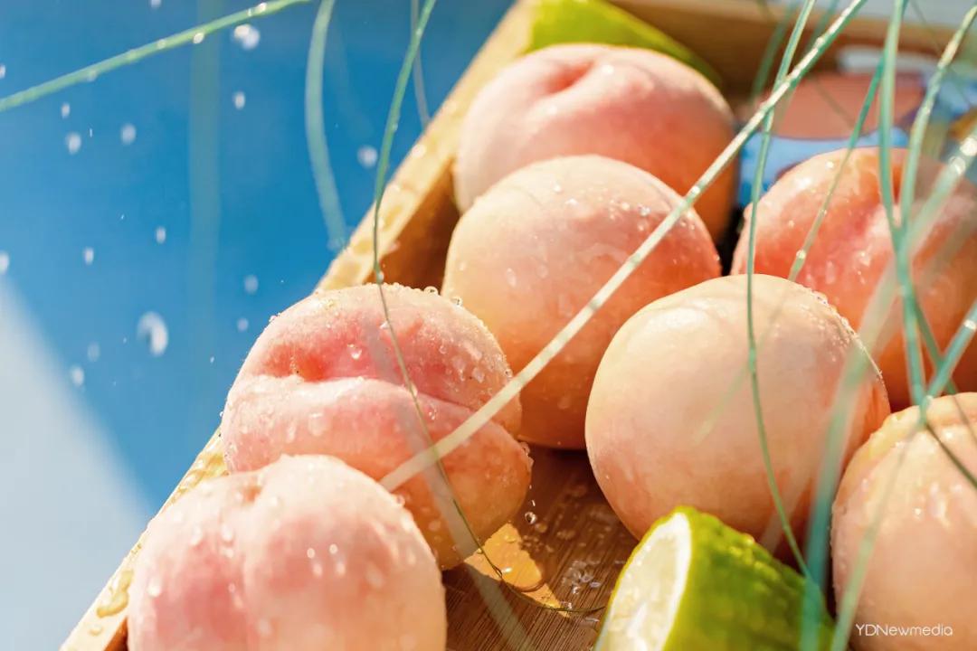 水果怼怼怼怼怼到爆汁，这家“超给力”的水果茶，6.3元限时喝