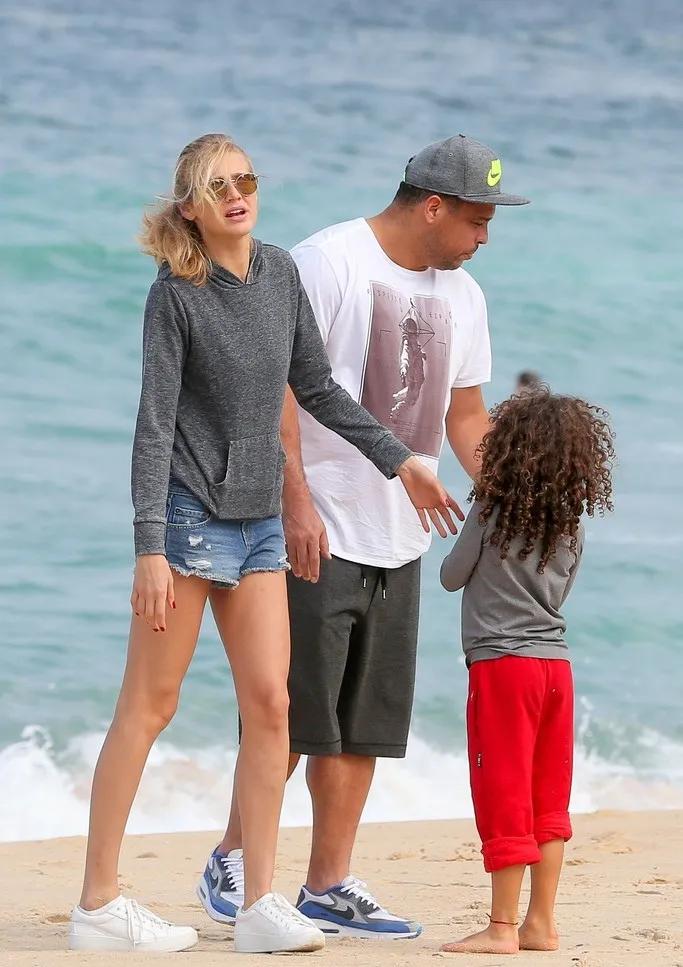 足坛回忆录罗纳尔多,足球记忆罗纳尔多