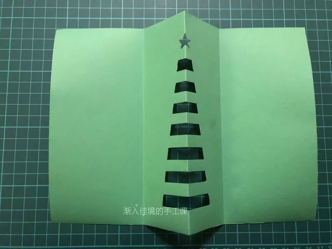 圣诞节用卡纸怎么做出来圣诞礼物,用普通的卡纸做圣诞节贴纸