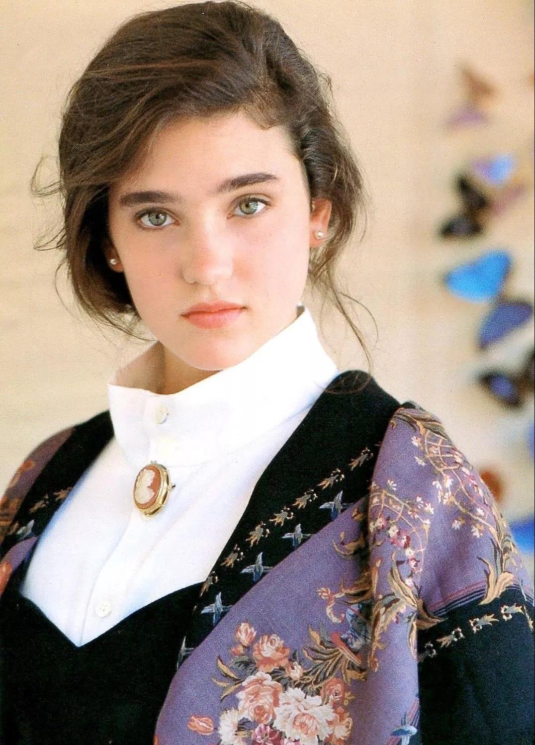 出道即是巅峰，人称“美人活化石”，被上帝亲吻过的脸颊