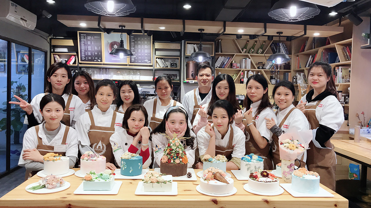 深圳妞妞蛋糕培训学校学费,龙华蛋糕培训班