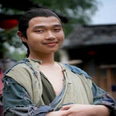 他才是星爷电影里最经典的配角,星爷爆红后曾为4巨星当过配角