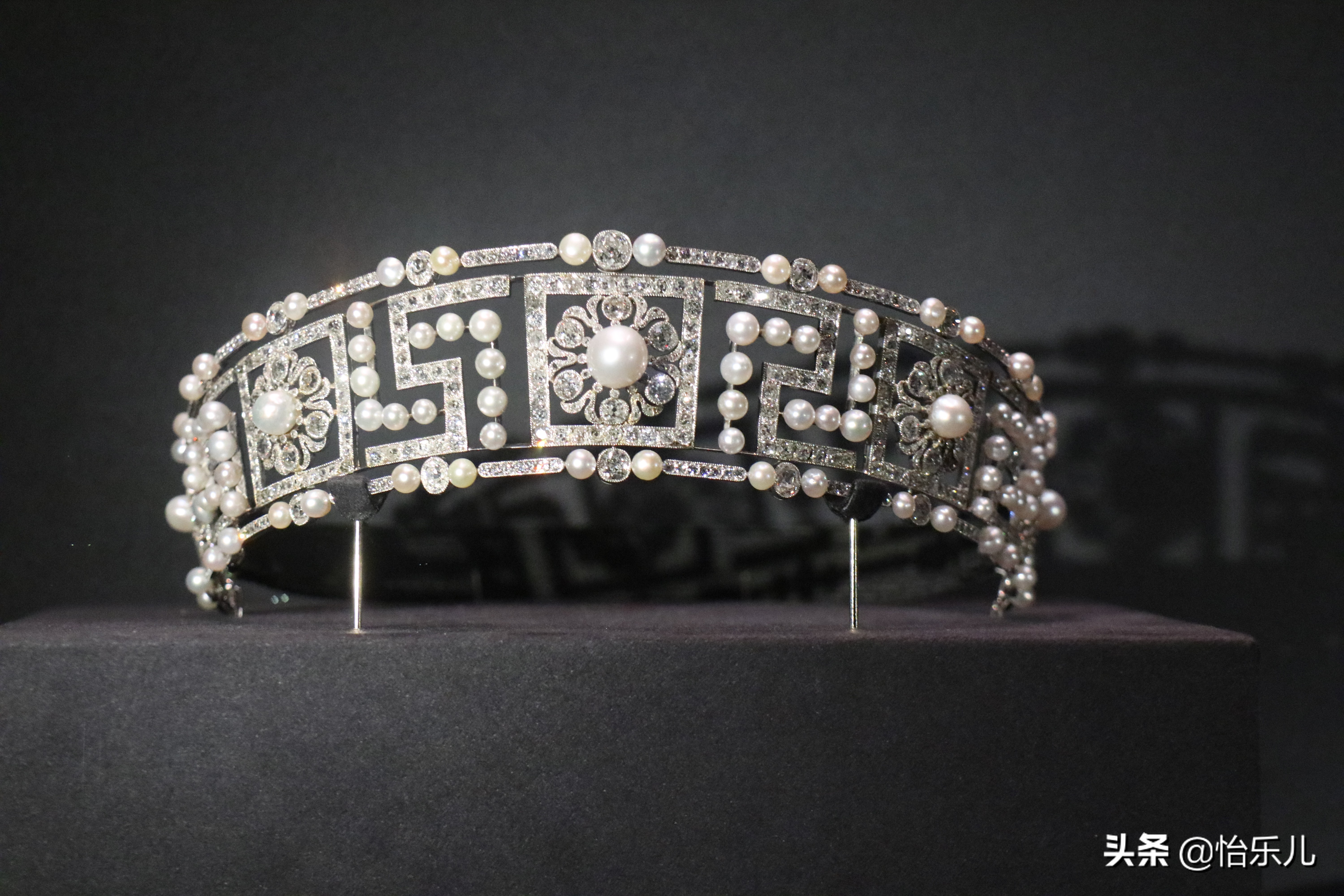 刘嘉玲钻石发冠,刘嘉玲戴的珍珠
