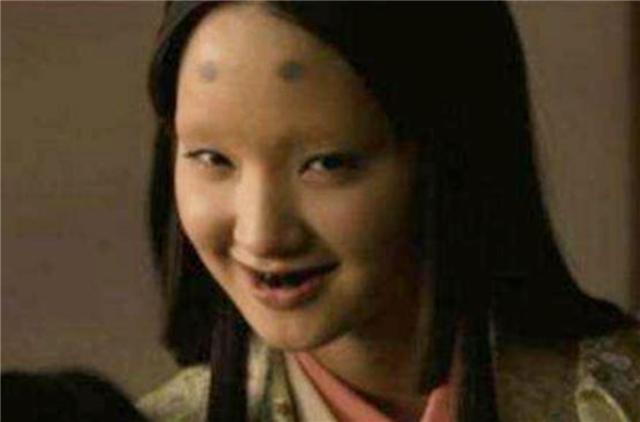 比束腰和裹脚更可怕的是什么,比裹脚和束腰更可怕的是什么