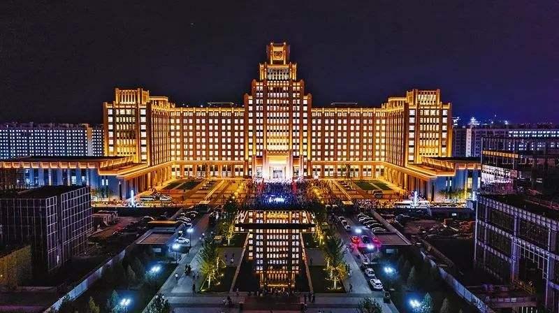 就业率99.24%！西部第一名校：走出42位两院院士，坐拥12大网红餐厅！