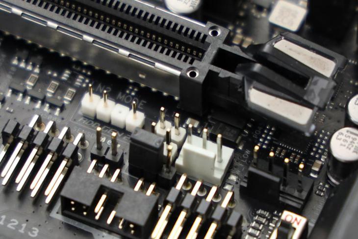 华硕rogx570-e2测评,华硕x570extreme