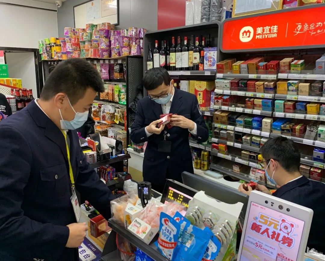 厦门便利店食品被查 (责令整改厦门一网红便利店被查)