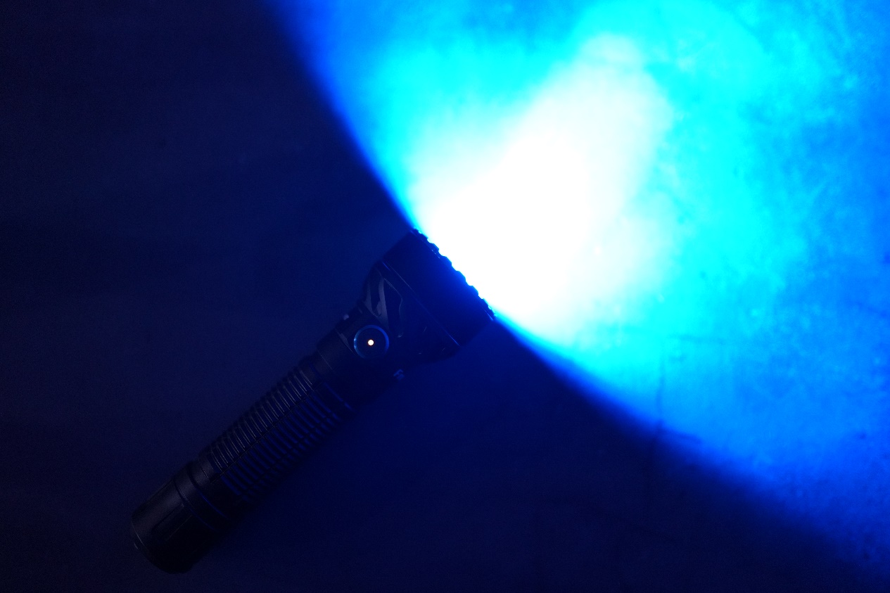 战术强光手电光源,战术型强光手电亮一下就不亮了