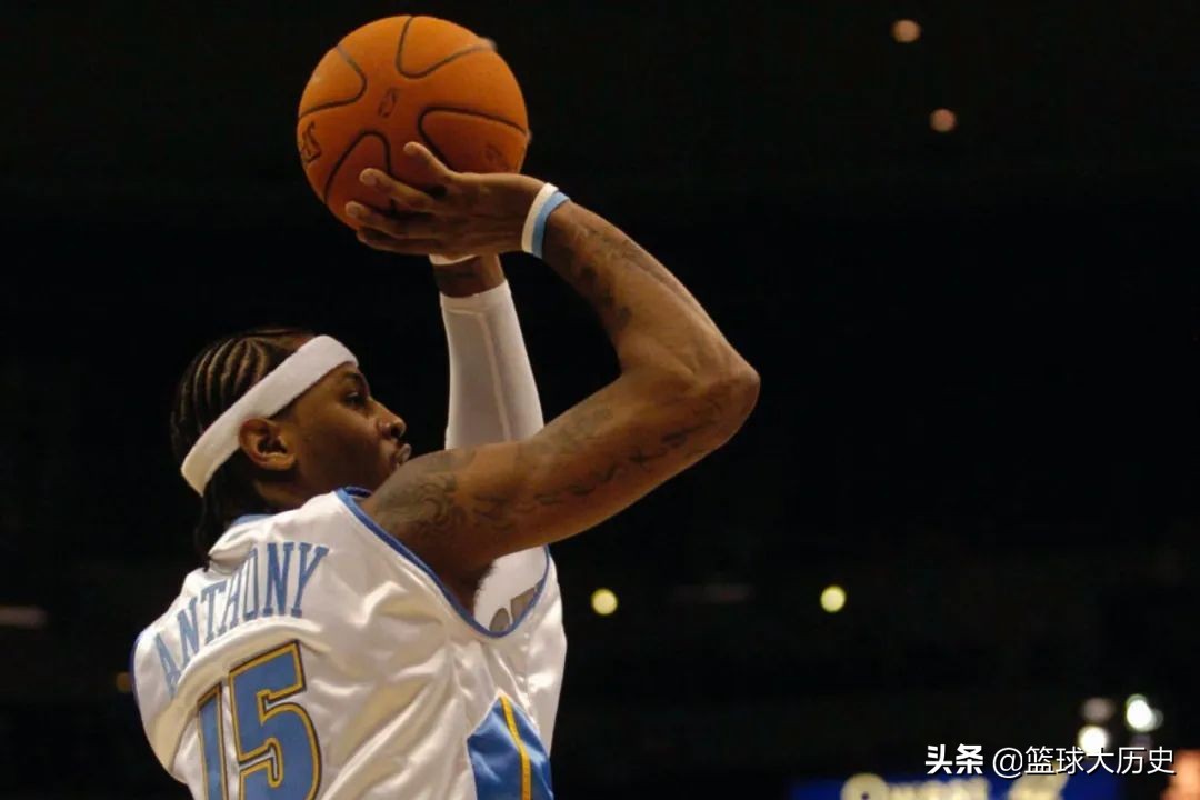 2007年的科比有多强？他只花了四场，就抢了安东尼的得分王！